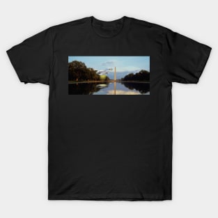 Alien Invasion, Washington Memorial, DC v.2 T-Shirt